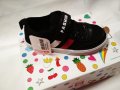 Детски черни маратонки с лепенки, снимка 2
