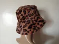 Дамска пухкава шапка с леопардов принт, снимка 10