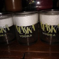 Оригинални фирмени чаши на водка ALASKA, снимка 1 - Чаши - 37713837