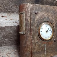 Масивен стар бронзов часовник, снимка 2 - Антикварни и старинни предмети - 39364567