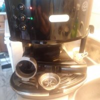 Кафе машина Делонги с ръкохватка с крема диск, работи отлично и прави хубаво кафе с каймак , снимка 4 - Кафемашини - 35043882