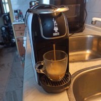 Кафемашина Биалети с капсули, работи отлично и прави хубаво кафе с каймак , снимка 4 - Кафемашини - 40861309