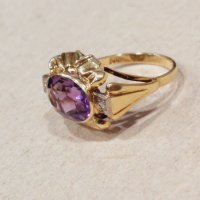 Златен пръстен с аметист и два брилянта-злато 14к., снимка 5 - Пръстени - 43553709