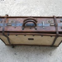 Голям стар куфар с мех-19 век, снимка 1 - Антикварни и старинни предмети - 28549836