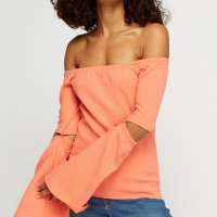 НАЛИЧНА Блуза цвят сьомга голи рамене дълъг ръкав С размер, снимка 1 - Блузи с дълъг ръкав и пуловери - 26899293
