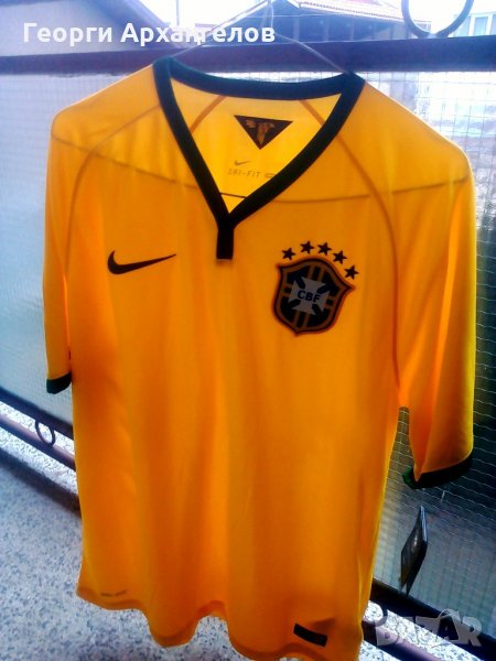 Футболна фланелка на Бразилия (оригинална), снимка 1