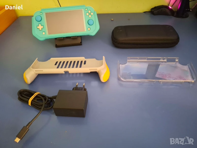 Nintendo Switch Lite 256 GB хакнат + аксесоари, снимка 1