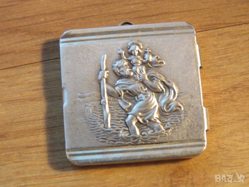 Старинен медальон с тайник  - Свети мъченик Христофор пресича поток и носи дете Исус Христос бог, снимка 1