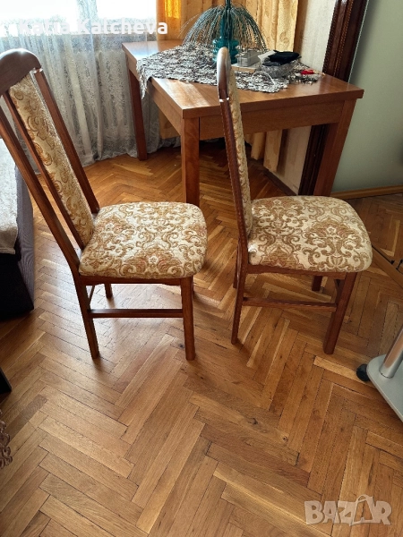 Разтегателна маса с шест стола, снимка 1