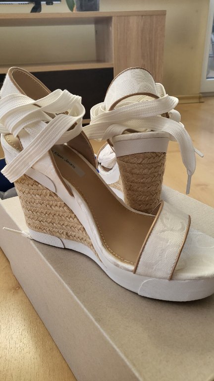 Дамски обувки на платформа Calvin Klein в Сандали в гр. Банско - ID40234565  — Bazar.bg