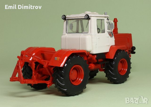 Моделче на трактор Т-150К, в мащаб 1:43, снимка 13 - Колекции - 30946062