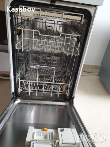 Miele Съдомиялна - 9 Комплекта - Свободностояща - 45см - Тясна, снимка 9 - Съдомиялни - 52460018