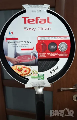 НОВ TEFAL Easy Clean Red Bugatti Тиган за палачинки-25 см, снимка 1 - Съдове за готвене - 47393963