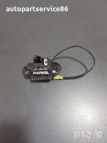 Брава на задния капак за KIA Carnival 2.9 CRDi (2002–2006), снимка 2 - Части - 53218552