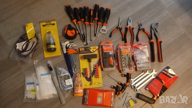 комплект инструменти отвертки клещи битове гаечен ключ гарги свредла скоби ролетка, снимка 2 - Други инструменти - 52687741