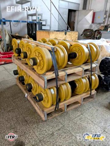 Ходова част - Вериги, Ленивци, Ролки и Звездочки за Булдозери и Багери, снимка 4 - Индустриална техника - 50355687