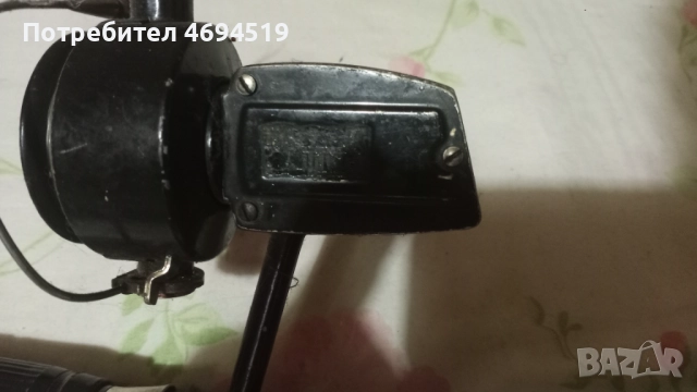 Продавам ретро въдица с макара, снимка 3 - Въдици - 52920987