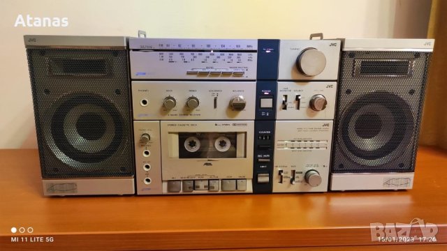 Продавам качествен касетофон JVC PC-3 , снимка 1 - Радиокасетофони, транзистори - 43436903