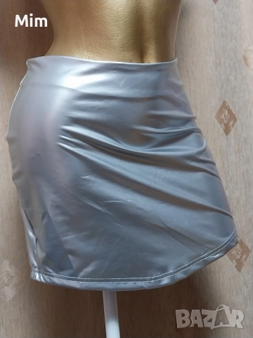 XS/S Сребриста къса пола от еластична еко кожа , снимка 6 - Поли - 51981968