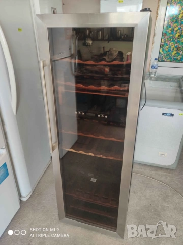 Ветринален хладилник за вино, 1.40 см, използван, снимка 2 - Хладилници - 53596138