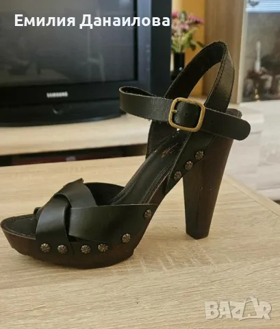 Продавам испански дамски сандали , снимка 2 - Сандали - 49961256