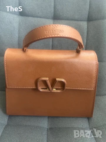 Чанта VALENTINO. Неразличима от нова , снимка 2 - Чанти - 50514556