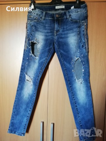 Нови накъсани дънки с топ за 49лв