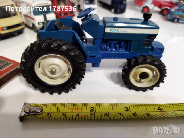 COLLECTIBLE TRACTOR MODEL FORD TW-20 PRODUCED BY BRITAINS активно кормило и теглич.  ,състояние види