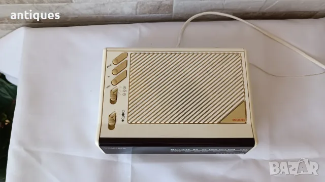 Стар радио - часовник - GRUNDIG sonoclock24 - 1983 год., снимка 2 - Антикварни и старинни предмети - 50201129