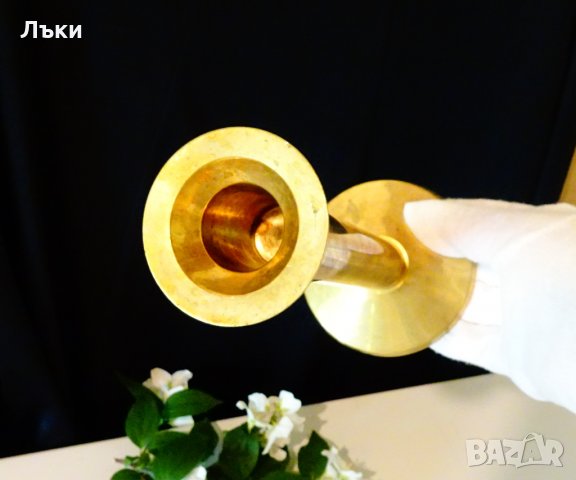 Бронзов свещник 22 см. , снимка 2 - Антикварни и старинни предмети - 33075626
