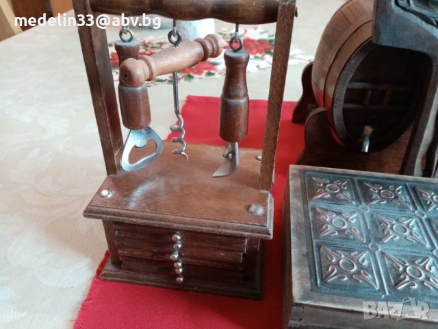 Винтидж сувенири, Германия. Кръст дърворезба, кутия медно инкрустирана и Jim Beam неръждаема 330 мл, снимка 5 - Антикварни и старинни предмети - 43535072