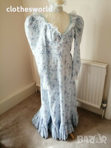 Лятна рокля във викториански стил в синьо на цветя