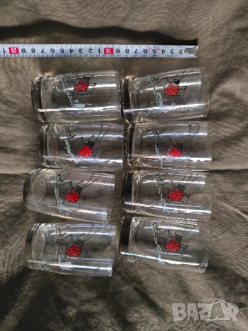 Продавам стъклени чаши с калинка.