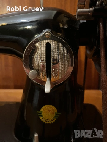 Оригинална крачна шевна машина Union в дървен шкаф, снимка 5 - Шевни машини - 53023897