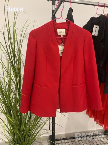 Червено сако, снимка 4 - Сака - 43501041