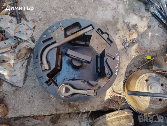 Кука Теглене + Ключ Гуми За Фиат Пунто 1997г / Fiat Punto 1997y