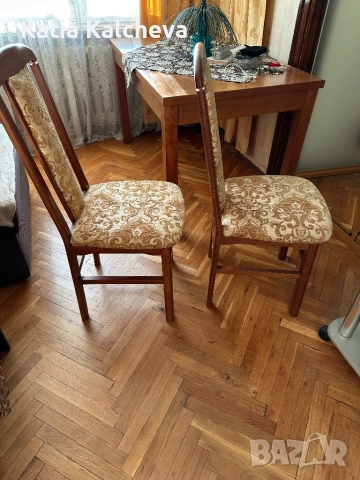 Разтегателна маса с шест стола