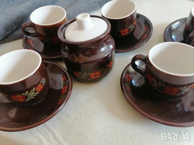 Чаши за кафе + захарница и лъжички