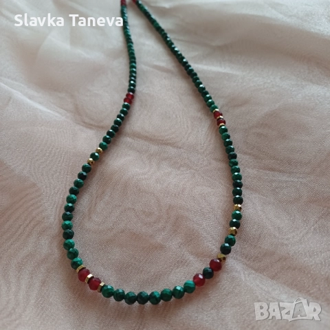 Колие от малахит и халцедонов камък, снимка 2 - Колиета, медальони, синджири - 52358597