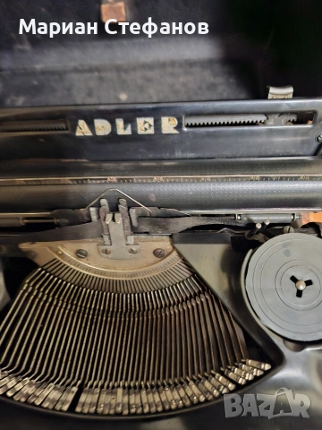 Ретро пишеща машина.