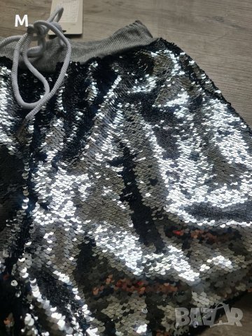 Нова колекция къси дамски панталонки с обръщащи се пайети на намаление , снимка 2 - Къси панталони и бермуди - 37767260