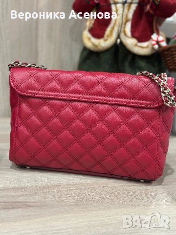 Червено бижу чанта Guess, снимка 2 - Чанти - 52541192