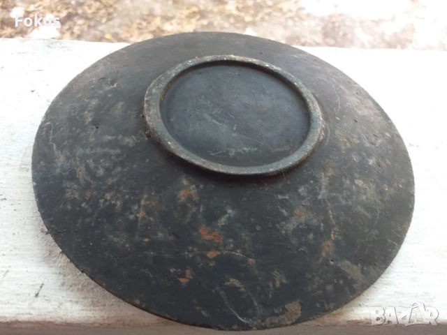 Прекрасен чугунен свещник чиния с орнаменти, снимка 4 - Антикварни и старинни предмети - 53461792