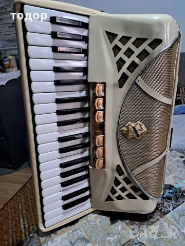 Хонер Лучия 80 баса , снимка 3 - Акордеони - 52658130