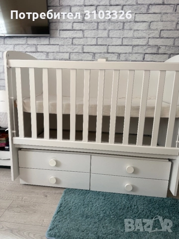 Дървена кошара с люлеещ механизъм