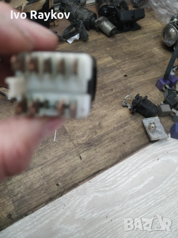 бутон за аварийни светлини на Renault Megane Scenic , 841043 , снимка 6 - Части - 53175448