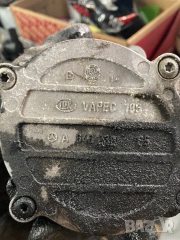 Вакуум помпа за мерцедес 2.2 дизел 200 220 cdi OM646, снимка 2 - Части - 44098256