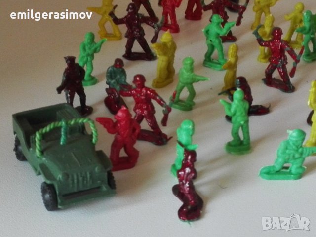 Пластмасови войници , пистолети лот динозаври.  , снимка 4 - Други ценни предмети - 36904160