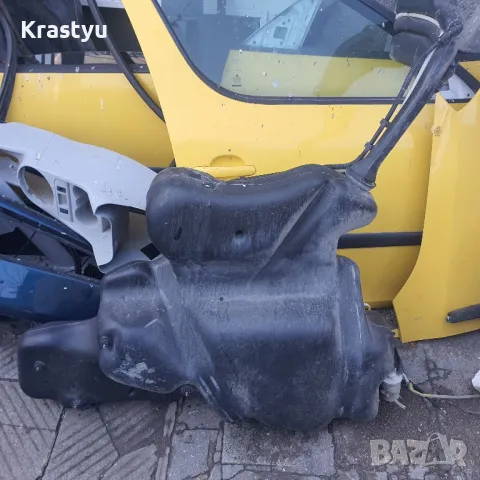резервоар от Шкода Румстър бензин , снимка 2 - Части - 48070563