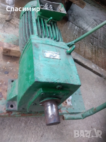 моторедуктор РЦС 100 4kw на 940об 1/29 изх 31обр, снимка 3 - Електродвигатели - 52099783